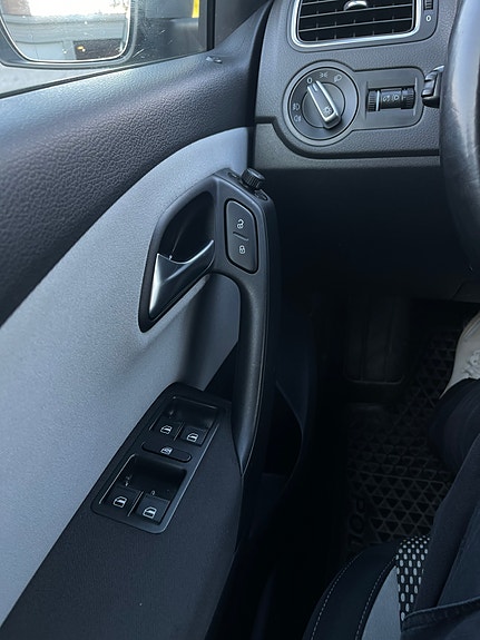 Volkswagen Polo Cross 21 of 30