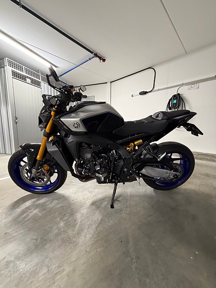 Yamaha MT-09 SP 2 of 11
