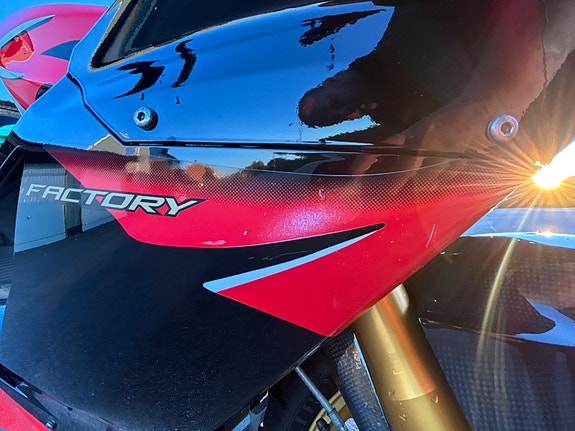 Aprilia RSV 1000 R factory 26 of 30