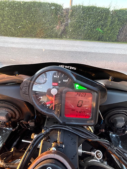 Aprilia RSV 1000 R factory 18 of 30