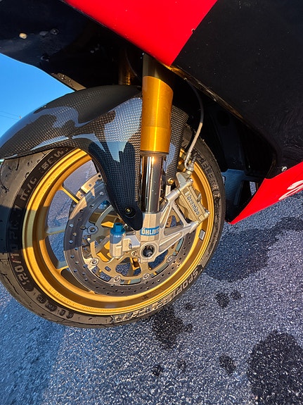 Aprilia RSV 1000 R factory 13 of 30