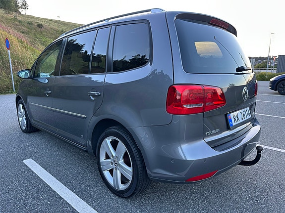 Volkswagen Touran 5 of 30