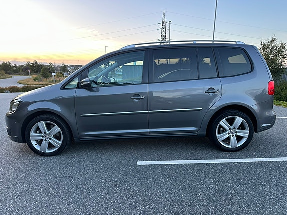 Volkswagen Touran 4 of 30