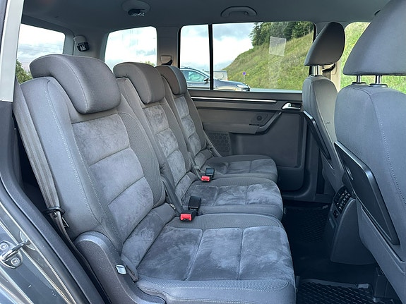 Volkswagen Touran 17 of 30