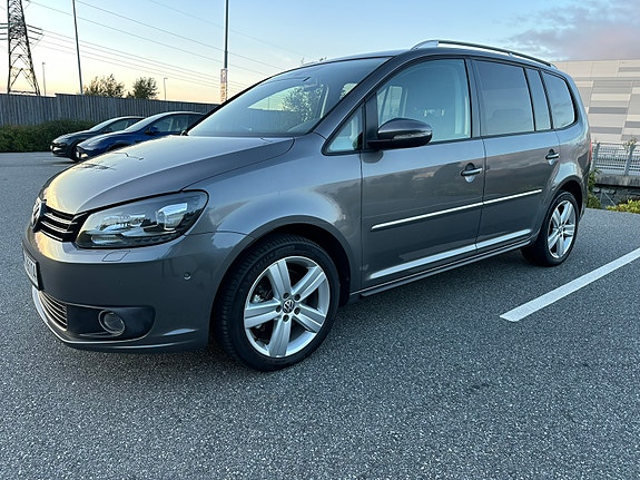 Volkswagen Touran 3 of 30