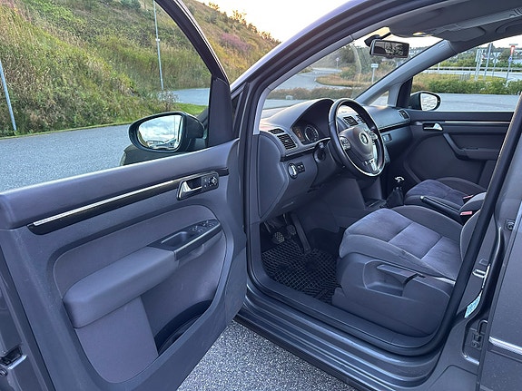 Volkswagen Touran 11 of 30