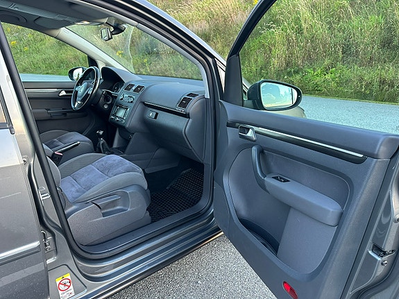 Volkswagen Touran 18 of 30