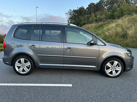 Volkswagen Touran 8 of 30