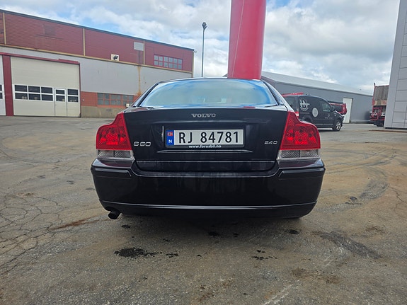 Volvo S60 5 of 12