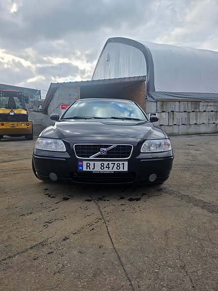 Volvo S60 4 of 12