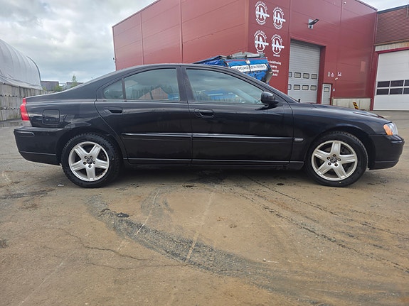 Volvo S60 3 of 12