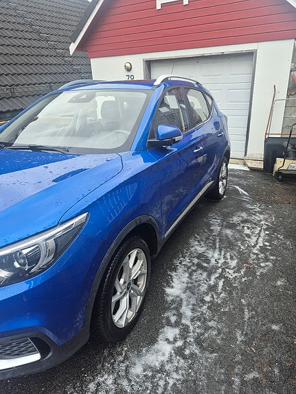 MG ZS EV 2 of 6