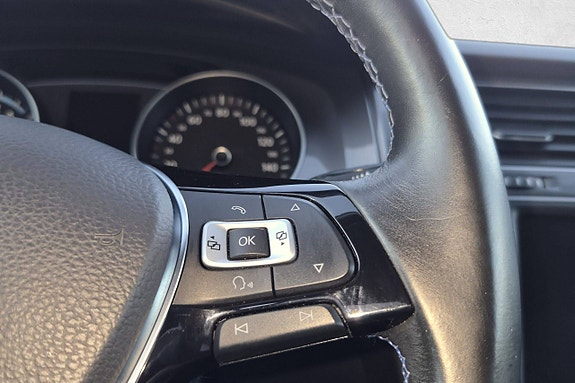 Volkswagen e-Golf VII 25 of 30