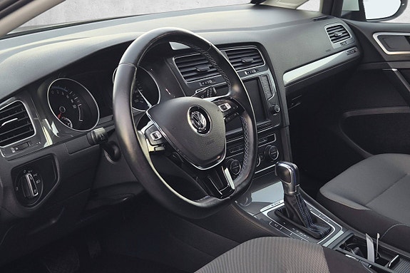 Volkswagen e-Golf VII 15 of 30