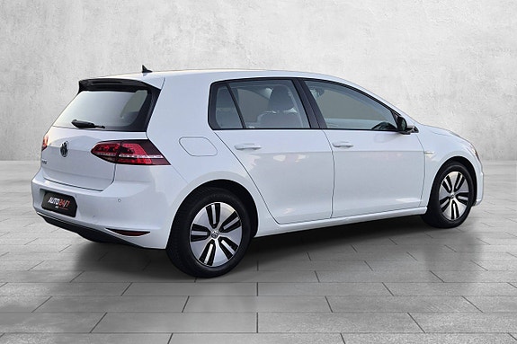 Volkswagen e-Golf VII 12 of 30