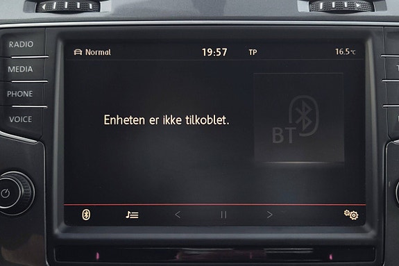 Volkswagen e-Golf VII 29 of 30
