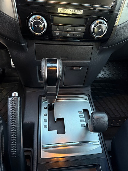 Mitsubishi Pajero 11 of 30