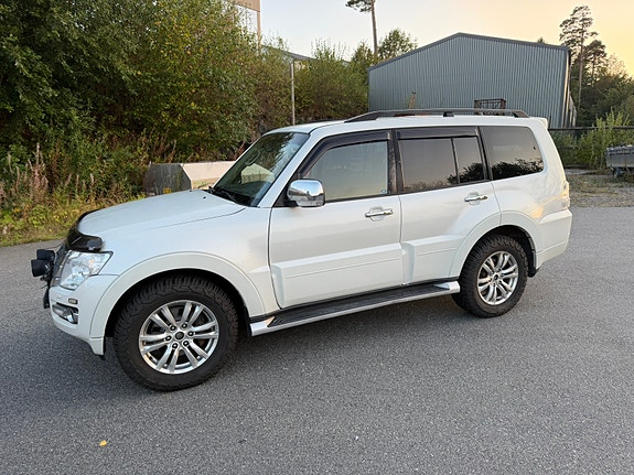 Mitsubishi Pajero 5 of 30