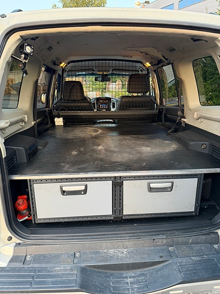 Mitsubishi Pajero 23 of 30