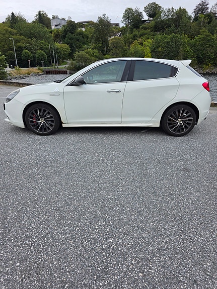 Alfa Romeo Giulietta 3 of 19