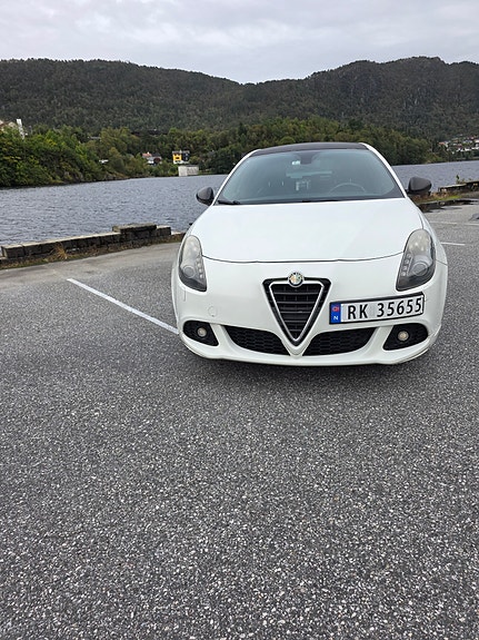 Alfa Romeo Giulietta 2 of 19