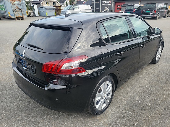 Peugeot 308 6 of 9