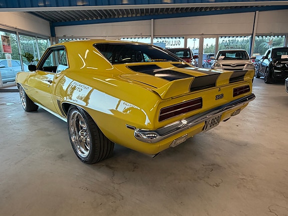 Chevrolet Camaro 13 of 30
