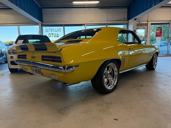 Chevrolet Camaro 18 of 30