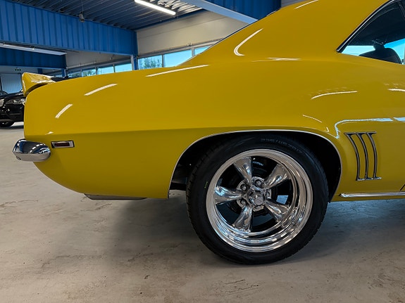 Chevrolet Camaro 19 of 30