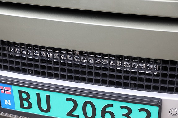 Land Rover Defender 110 6 of 30
