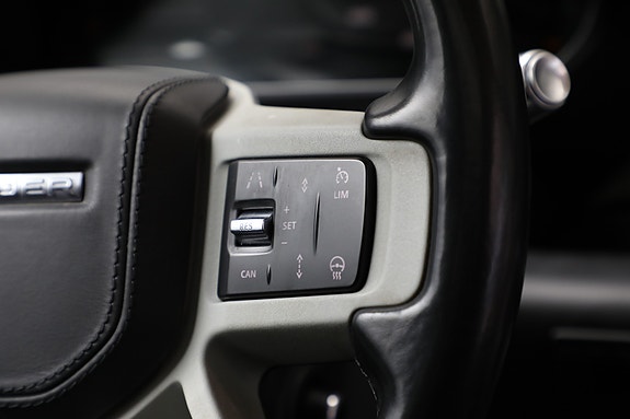 Land Rover Defender 110 19 of 30