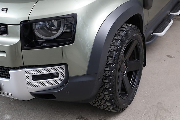 Land Rover Defender 110 5 of 30