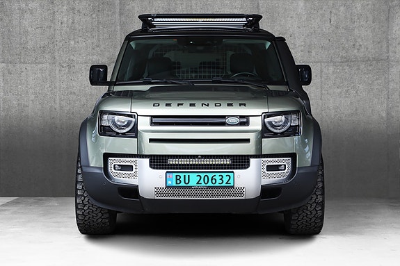 Land Rover Defender 110 2 of 30