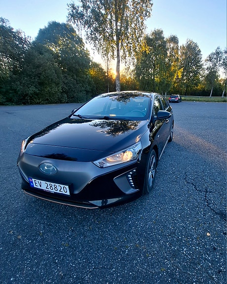 Hyundai IONIQ 10 of 21