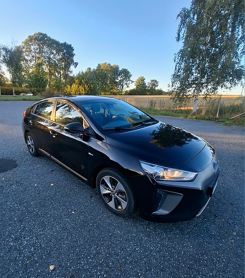 Hyundai IONIQ 11 of 21