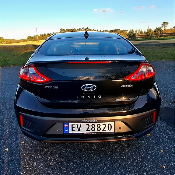 Hyundai IONIQ 8 of 21