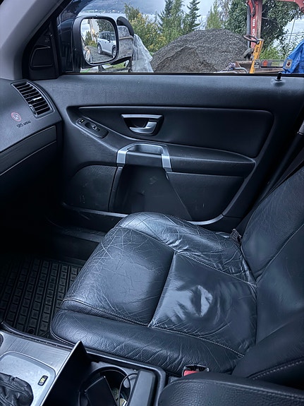 Volvo XC90 11 of 16