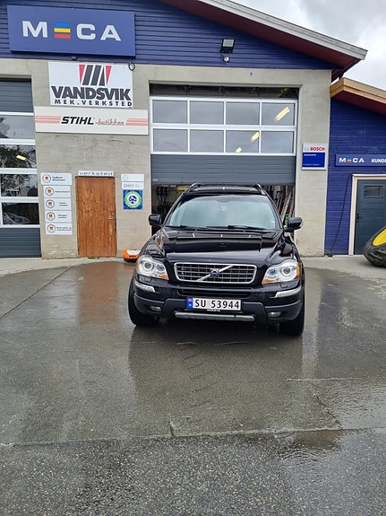 Volvo XC90 4 of 16