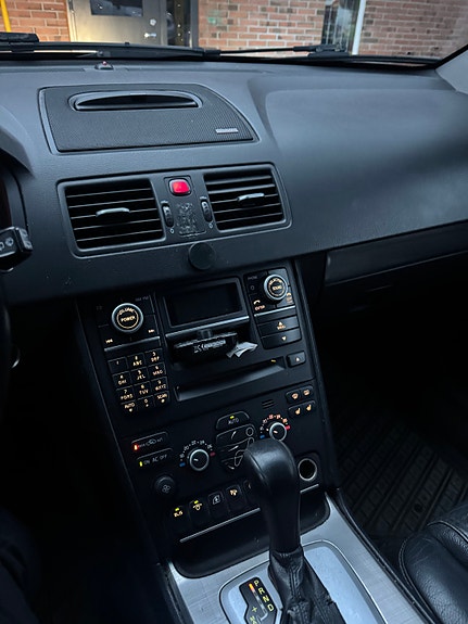 Volvo XC90 9 of 16