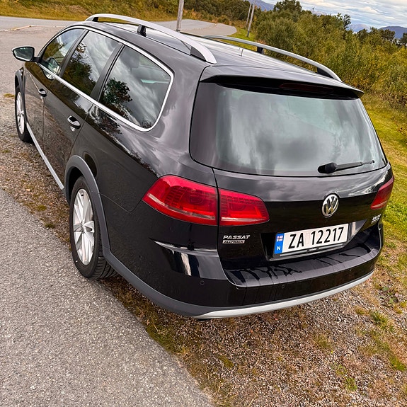 Volkswagen Passat 4 of 15
