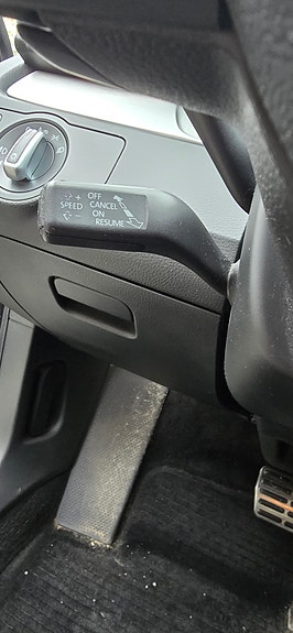 Volkswagen Passat 10 of 15