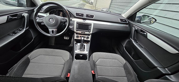 Volkswagen Passat 13 of 15