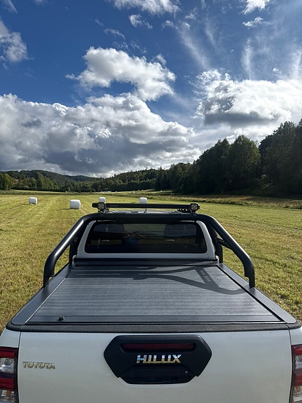 Toyota HiLux 12 of 30
