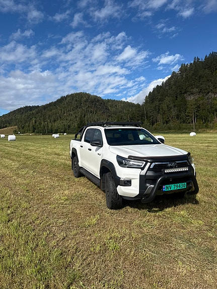 Toyota HiLux 5 of 30