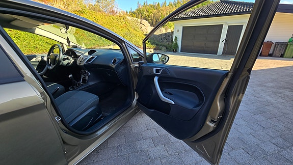 Ford Fiesta 17 of 27