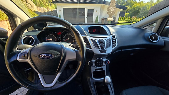 Ford Fiesta 24 of 27