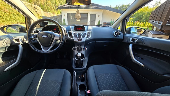 Ford Fiesta 25 of 27