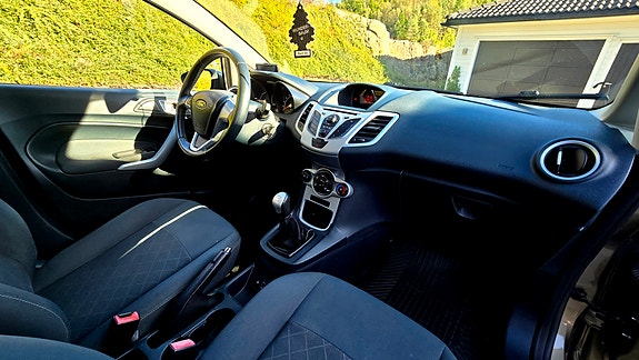 Ford Fiesta 16 of 27