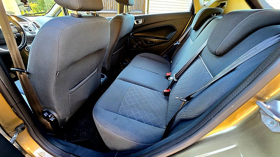Ford Fiesta 19 of 27