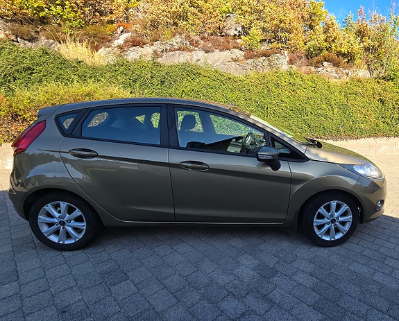Ford Fiesta 9 of 27